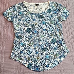 Ann Taylor never worn, NWOT print t-shirt